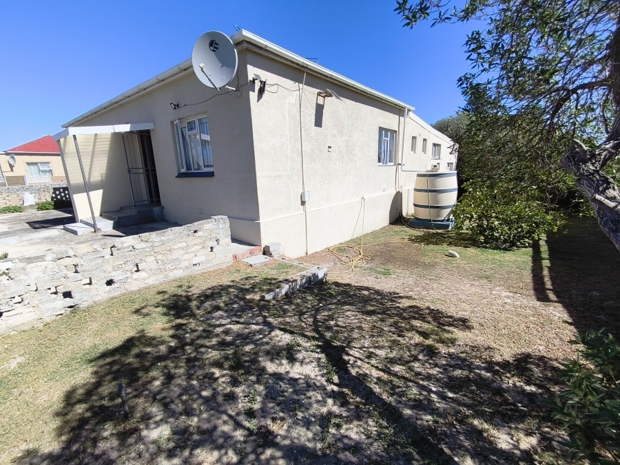 4 Bedroom Property for Sale in Gansbaai Central Western Cape